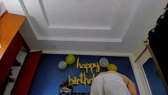 Snapshot of leondevereda chatting on February 22, 10:31 pm leondevereda online show from February 22, 10:31 pm