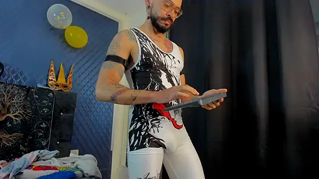 Snapshot of leondevereda chatting on February 23, 11:47 pm leondevereda online show from February 23, 11:47 pm