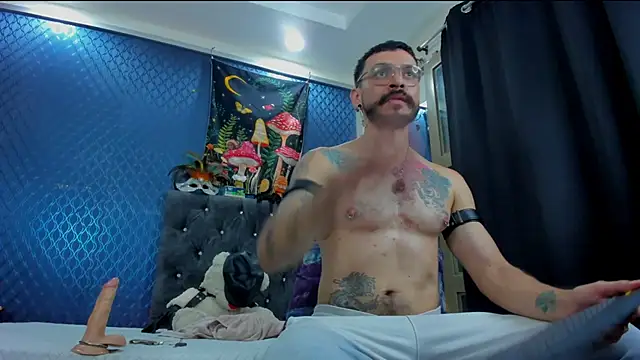 Snapshot of leondevereda chatting on March 11, 11:48 pm leondevereda online show from March 11, 11:48 pm