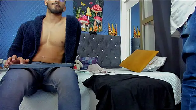 Snapshot of leondevereda chatting on March 15, 2:14 am leondevereda online show from March 15, 2:14 am