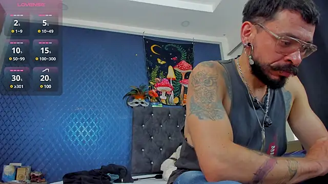 Snapshot of leondevereda chatting on March 22, 8:26 pm leondevereda online show from March 22, 8:26 pm