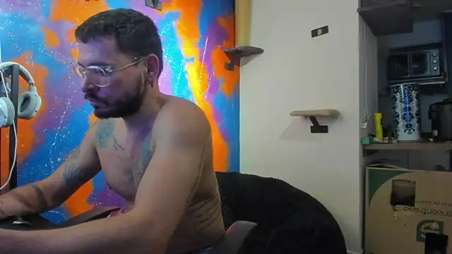 Snapshot of leondevereda chatting on September 15, 10:10 pm leondevereda online show from September 15, 10:10 pm