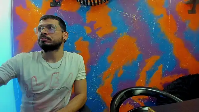 Snapshot of leondevereda chatting on September 18, 10:12 pm leondevereda online show from September 18, 10:12 pm