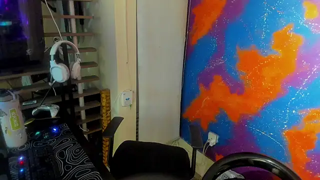 Snapshot of leondevereda chatting on September 25, 12:47 am leondevereda online show from September 25, 12:47 am