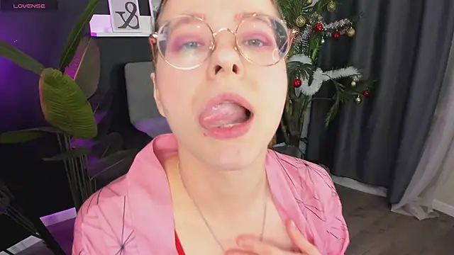 Snapshot of CassieCool chatting on January 1, 8:58 pm CassieCool online show from January 1, 8:58 pm