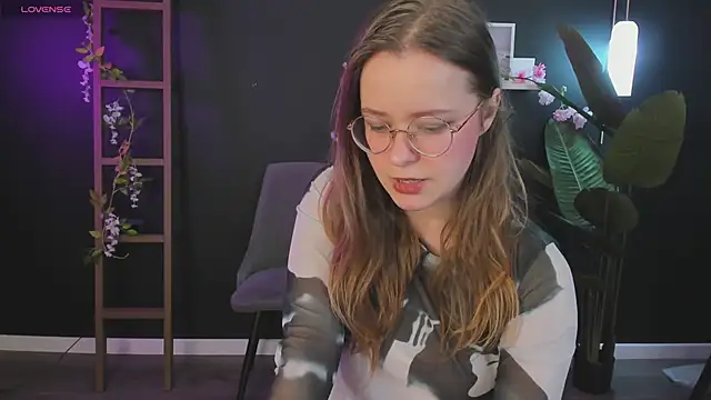 Snapshot of CassieCool chatting on January 11, 8:43 pm CassieCool online show from January 11, 8:43 pm