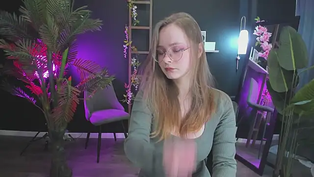 Snapshot of CassieCool chatting on January 25, 12:06 am CassieCool online show from January 25, 12:06 am