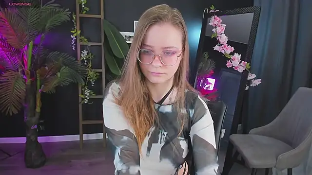 Snapshot of CassieCool chatting on January 25, 9:57 pm CassieCool online show from January 25, 9:57 pm