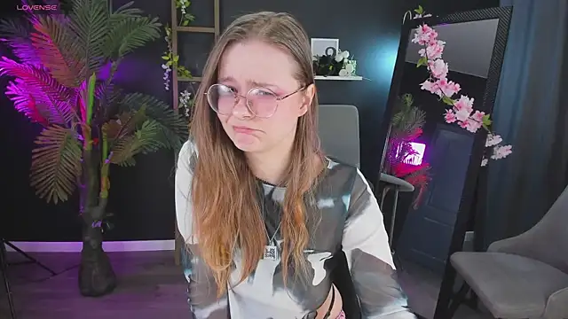 Snapshot of CassieCool chatting on January 26, 4:20 am CassieCool online show from January 26, 4:20 am