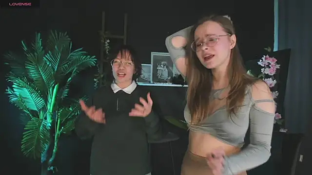 Snapshot of CassieCool chatting on January 29, 2:51 am CassieCool online show from January 29, 2:51 am