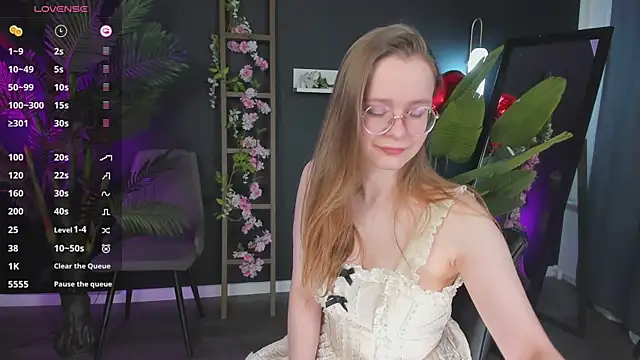 Snapshot of CassieCool chatting on February 16, 1:36 am CassieCool online show from February 16, 1:36 am