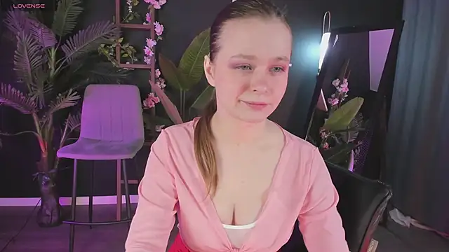 Snapshot of CassieCool chatting on March 5, 9:04 pm CassieCool online show from March 5, 9:04 pm