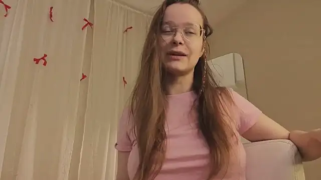 Snapshot of CassieCool chatting on December 14, 12:43 pm CassieCool online show from December 14, 12:43 pm