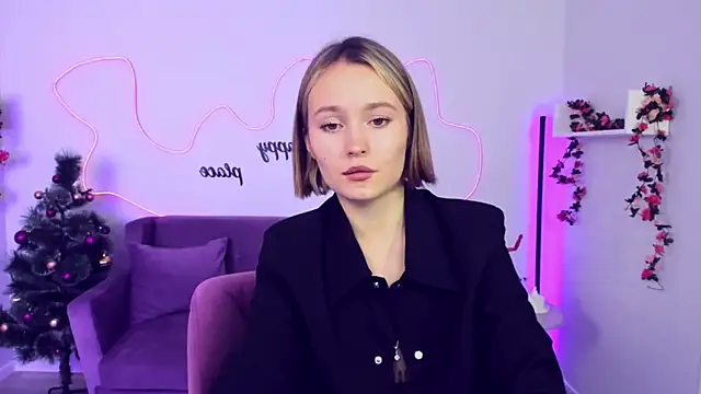 BritnieCute online show from December 20, 8:28 am