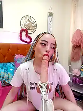 Yennastone online show from December 7, 6:15 pm