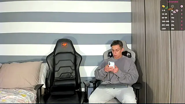 Snapshot of ianandjosephx chatting on February 21, 12:17 pm ianandjosephx online show from February 21, 12:17 pm