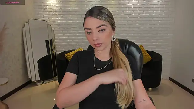 ChloePreston  online show from January 6, 10:35 am