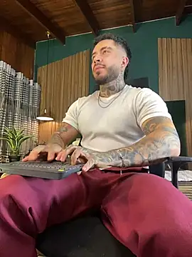 LeoSalvatore  online show from January 25, 3:40 am