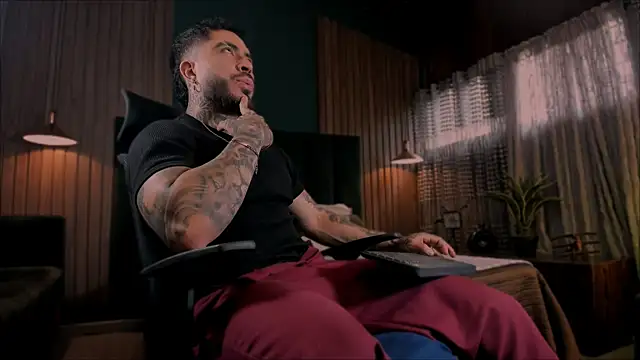 LeoSalvatore  online show from January 27, 4:54 pm