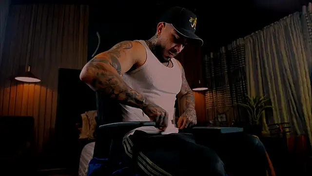 LeoSalvatore  online show from January 29, 4:26 am