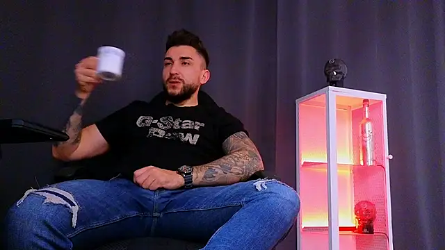 MightyAaron66 online show from February 14, 2:50 am