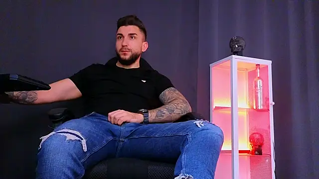 MightyAaron66 online show from February 17, 3:04 am