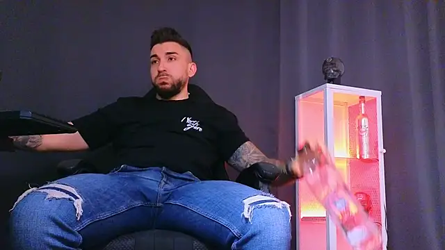 MightyAaron66 online show from February 22, 6:06 am