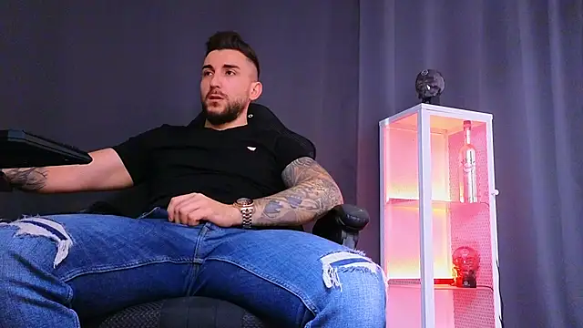 MightyAaron66 online show from February 23, 10:17 am