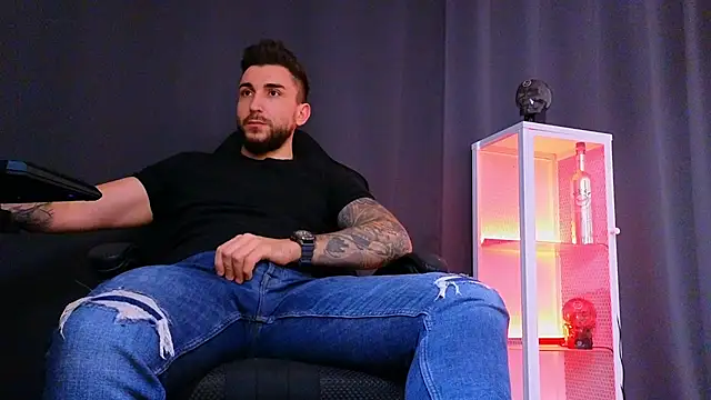 MightyAaron66 online show from March 9, 9:46 am