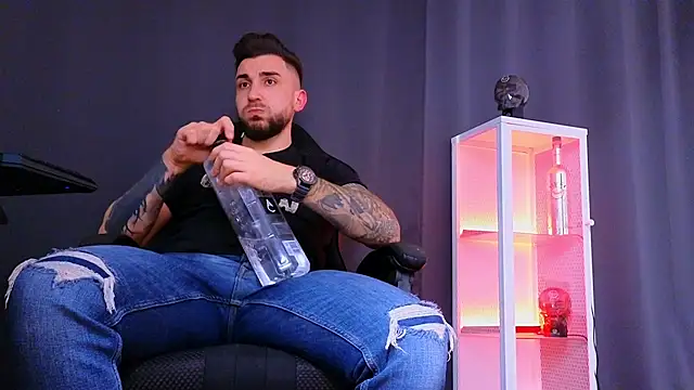 MightyAaron66 online show from March 11, 11:01 am