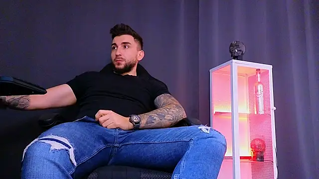 MightyAaron66 online show from March 22, 5:28 am