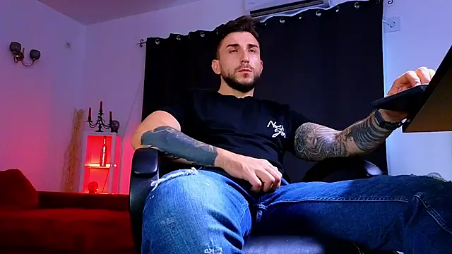 MightyAaron66 online show from September 9, 3:44 pm