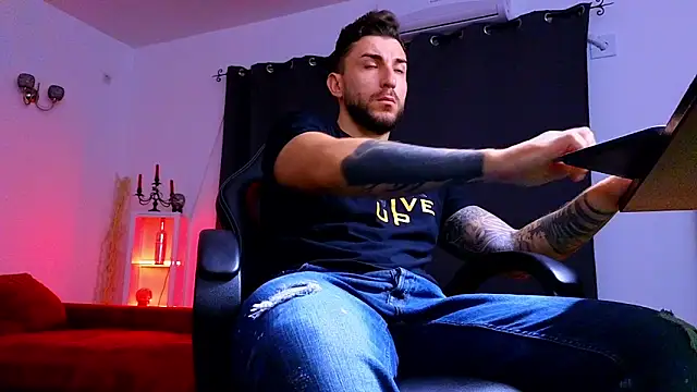 MightyAaron66 online show from September 13, 1:27 am