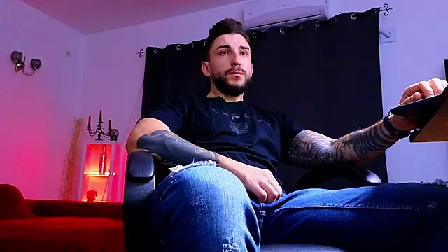 MightyAaron66 online show from September 26, 4:27 am