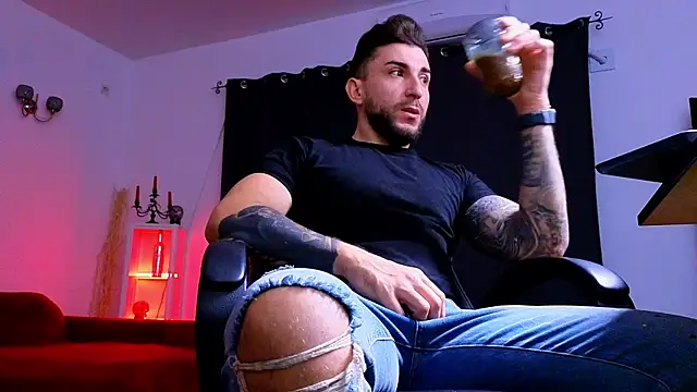 MightyAaron66 online show from October 21, 3:07 am