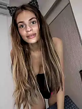 cuteluci  online show from January 13, 2:42 pm