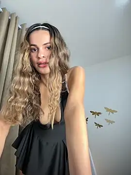 cuteluci  online show from November 12, 11:10 am