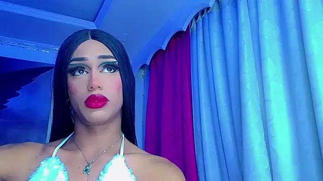 NahomiCamper online show from January 9, 2:43 am