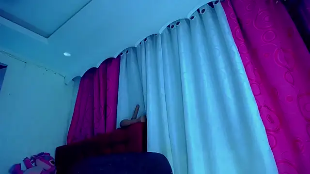 NahomiCamper online show from September 9, 4:23 am