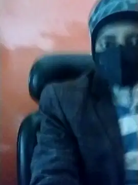 Snapshot of Mannirkuok chatting on December 19, 8:43 am Mannirkuok online show from December 19, 8:43 am