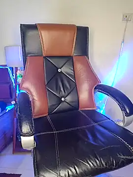 Black-Pearll online show from February 4, 2:43 pm