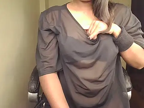 Black-Pearll online show from November 4, 5:45 pm