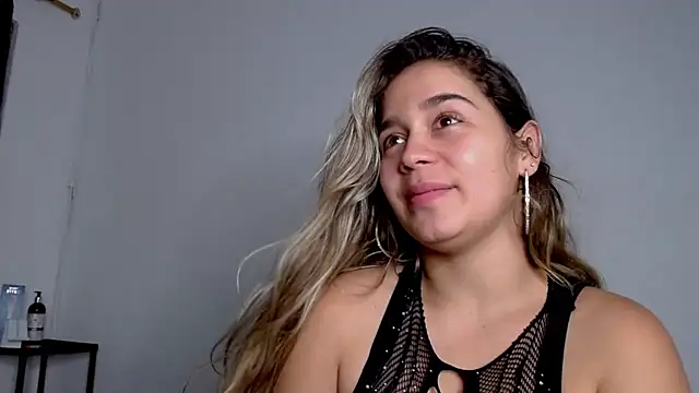 LaurenWelly  online show from March 2, 3:02 am