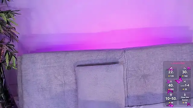 candyy bella online show from December 11, 8:18 pm