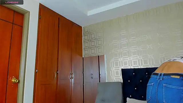 evelyn wine online show from January 28, 7:32 pm