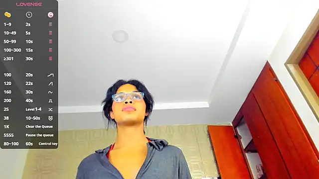 evelyn wine online show from February 27, 11:04 pm