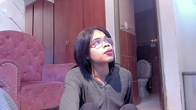 evelyn wine online show from November 20, 6:18 pm