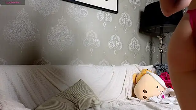 Snapshot of AnneFoxy chatting on February 2, 4:22 pm AnneFoxy online show from February 2, 4:22 pm