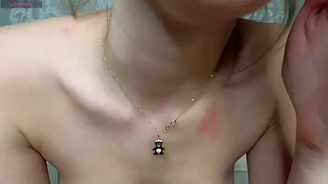 Snapshot of AnneFoxy chatting on March 1, 10:13 am AnneFoxy online show from March 1, 10:13 am