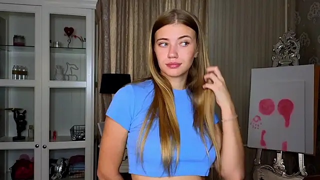 Snapshot of AnneFoxy chatting on October 11, 7:29 am AnneFoxy online show from October 11, 7:29 am